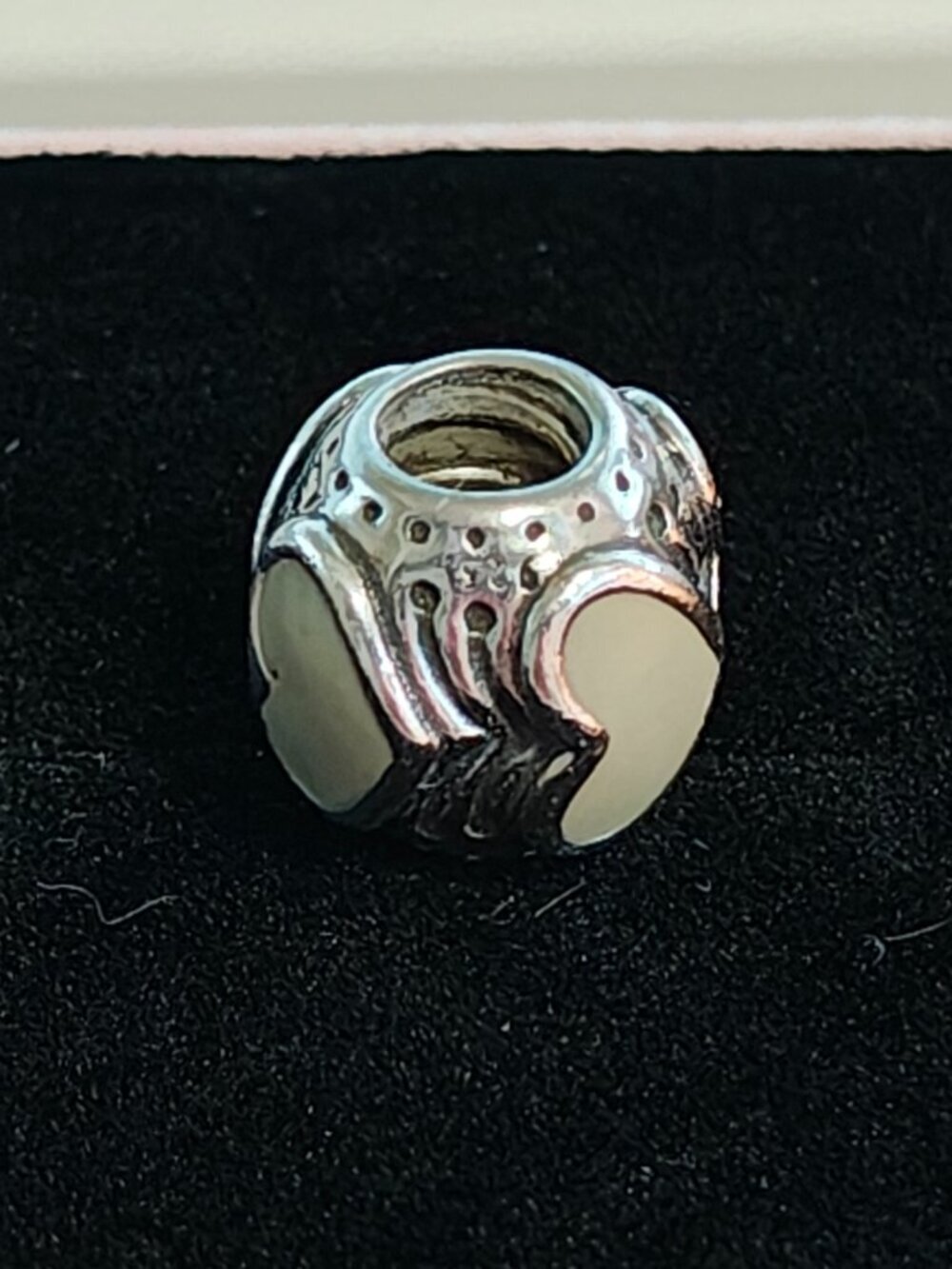 Authentic Pandora Light Grey Enamel Hearts Charm – 790591EN26 Sterling Silver - Picture 6 of 9